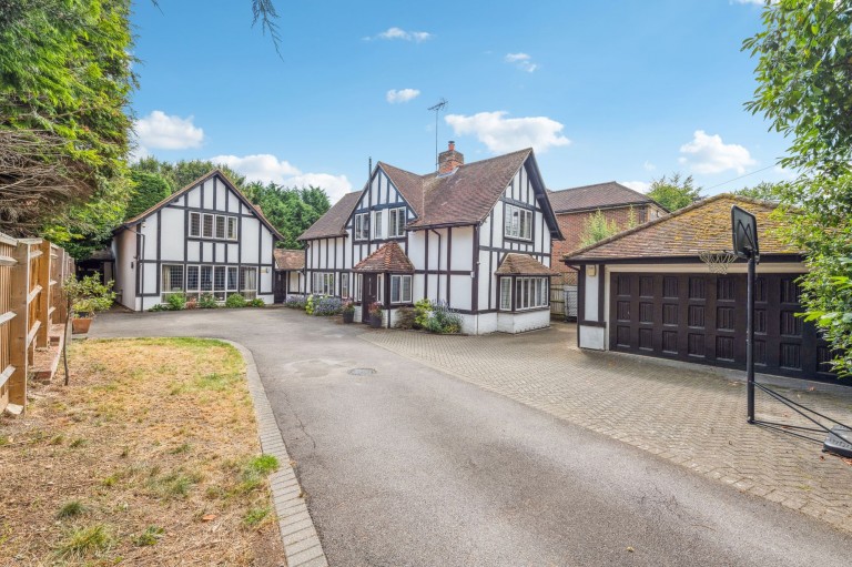 Blackpond Lane, Farnham Royal, SL2